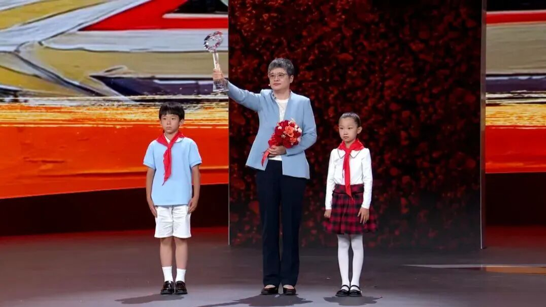 园区分享 | 梁建英荣膺《感动中国》2025年度人物